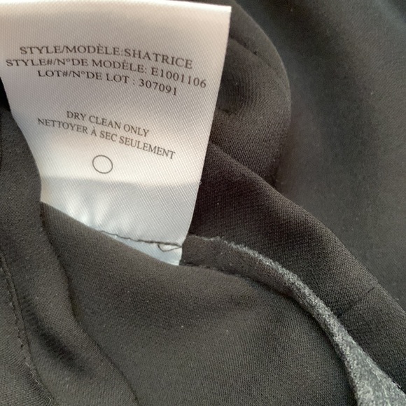 Theory Blazer size 0. Front button. Pockets. - Picture 6 of 6